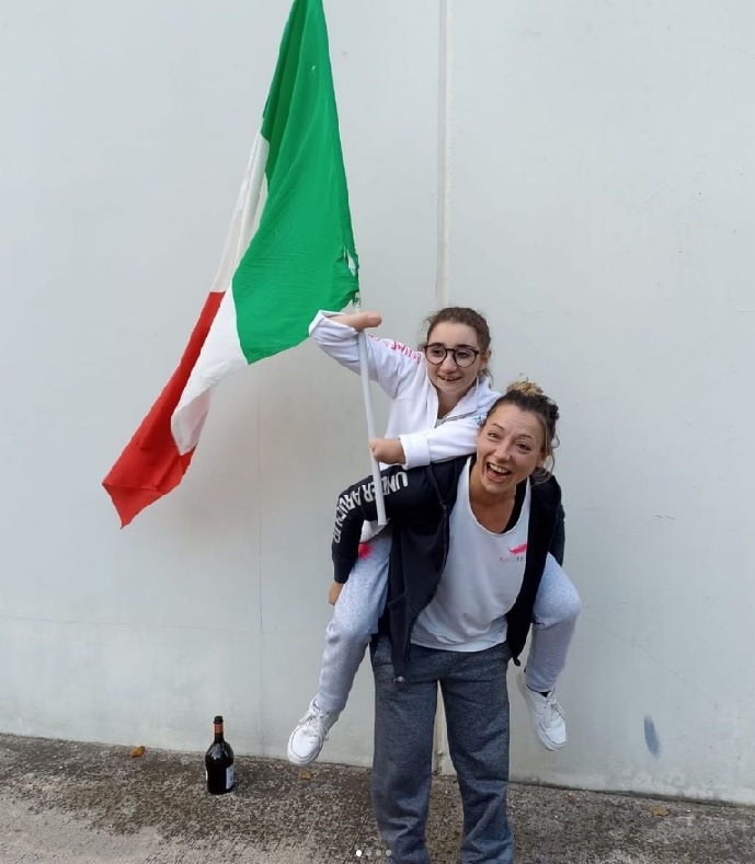 Francesca Cesarini nata con una gamba sola e senza mani è campionessa