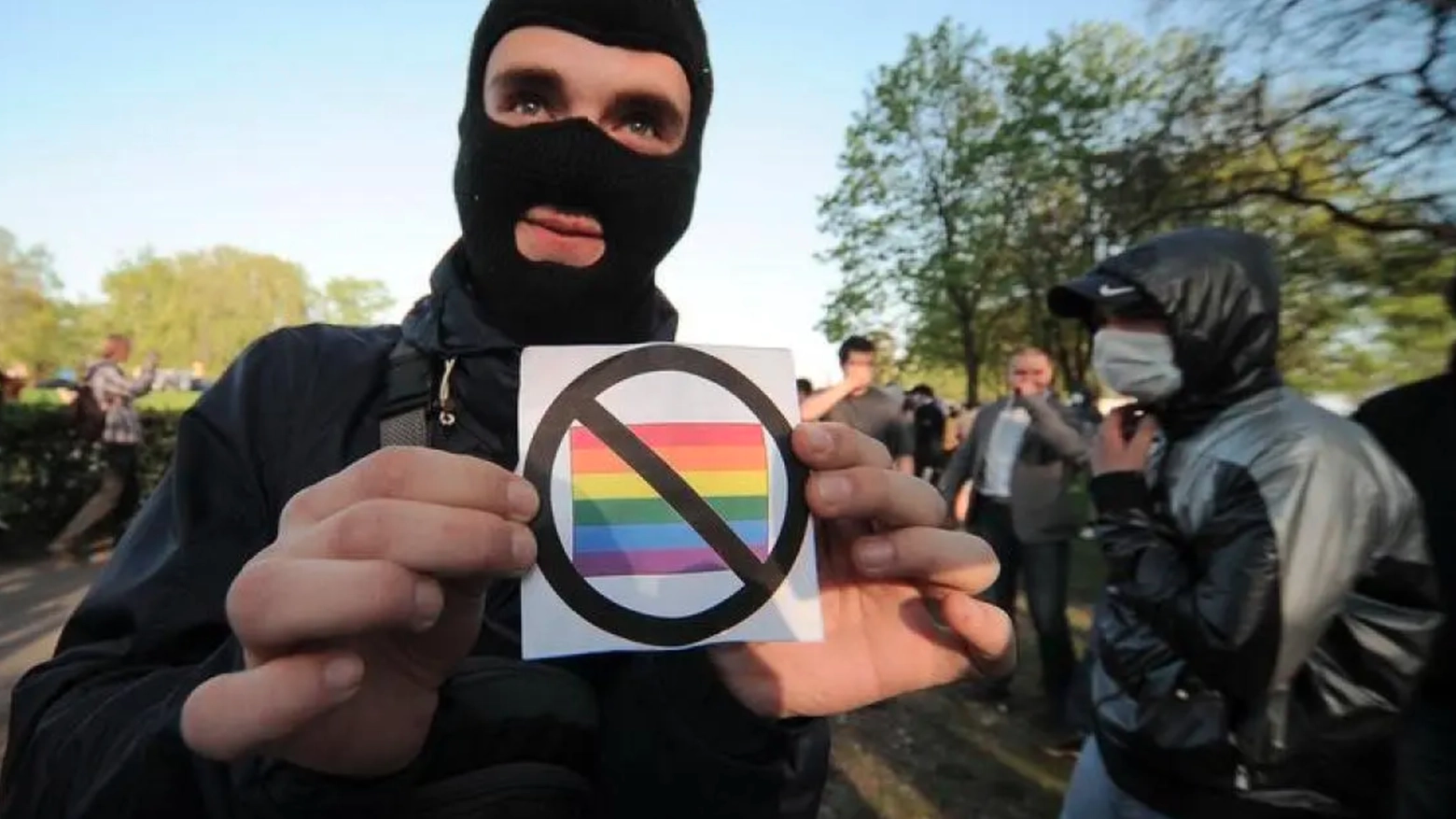 Russia, prime condanne al movimento Lgbt