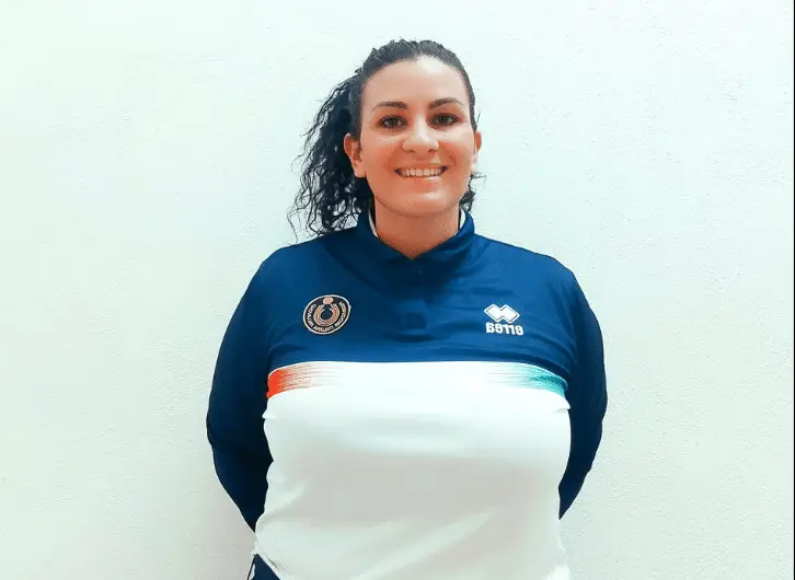 Martina Scavelli si dimette da arbitro di volley: "Sono grassa, ma non sopporto più di essere pesata"