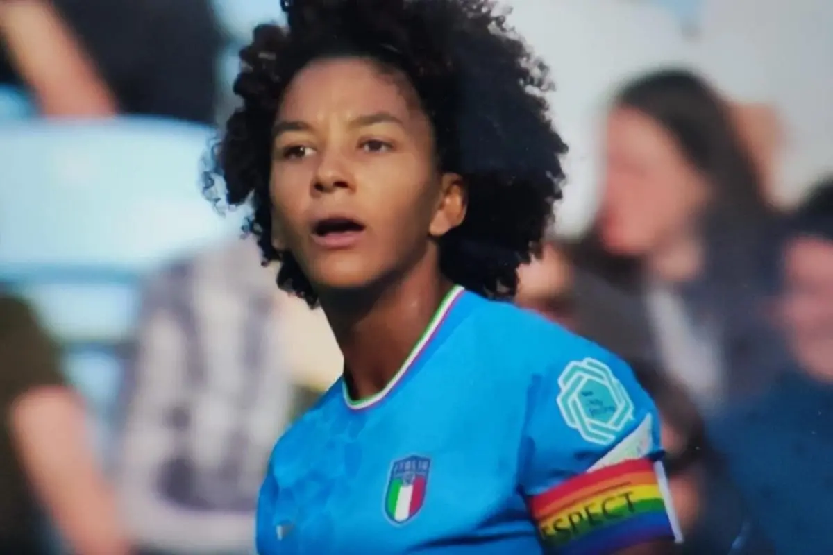 L'estate 2022 si tinge di arcobaleno: gli sportivi a sostegno della comunità LGBTQ+