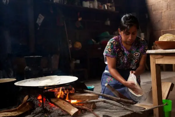 Violentarono 36 donne durante la guerra civile in Guatemala, cinque ex paramilitari a processo