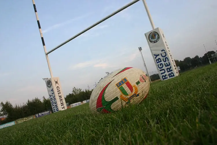 Parità di genere nel rugby: dal 2024 franchigie femminili in campo