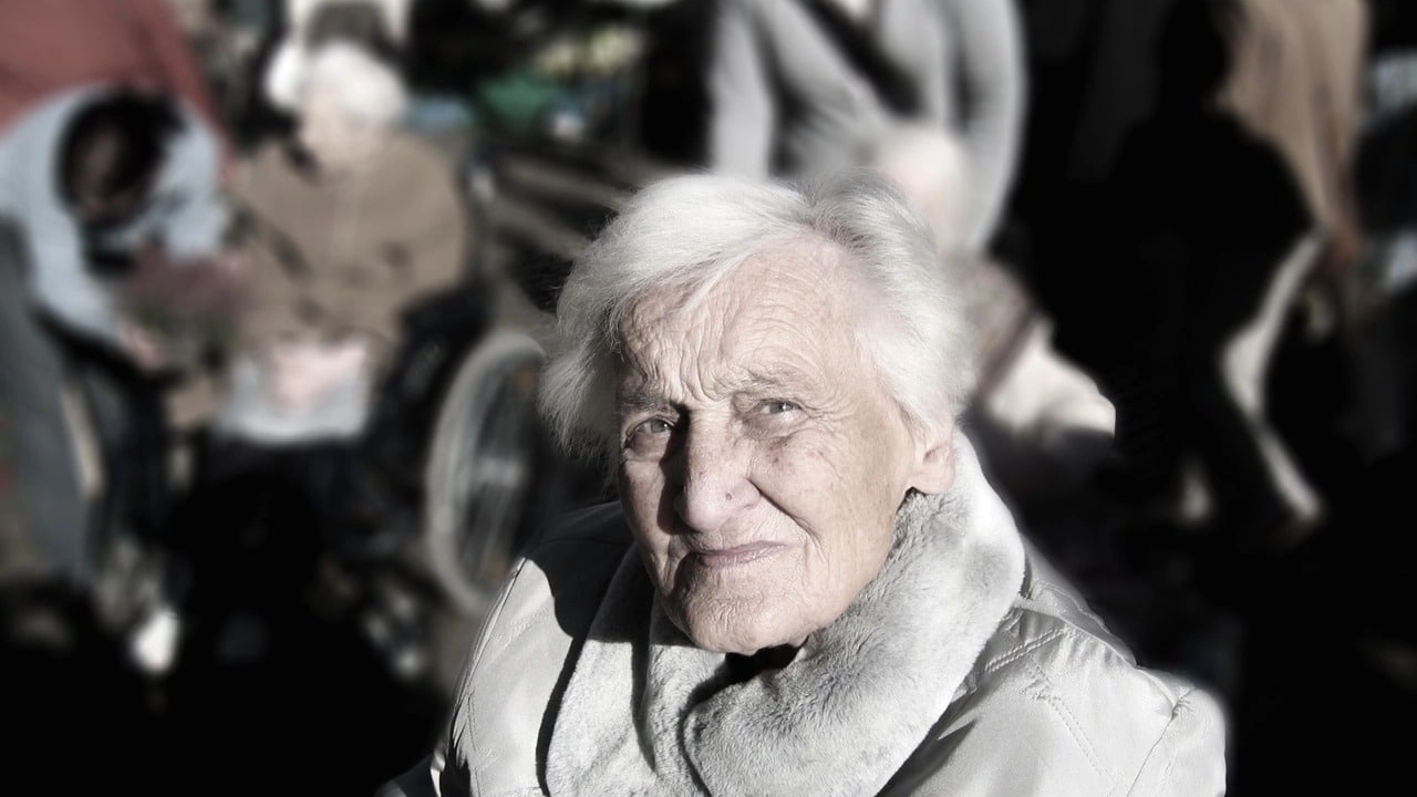Anziana con morbo di Alzheimer