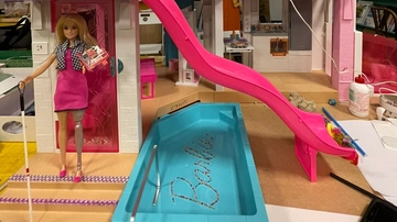 Barbie cieca al museo Omero: “La casa dei sogni per ipovedenti”