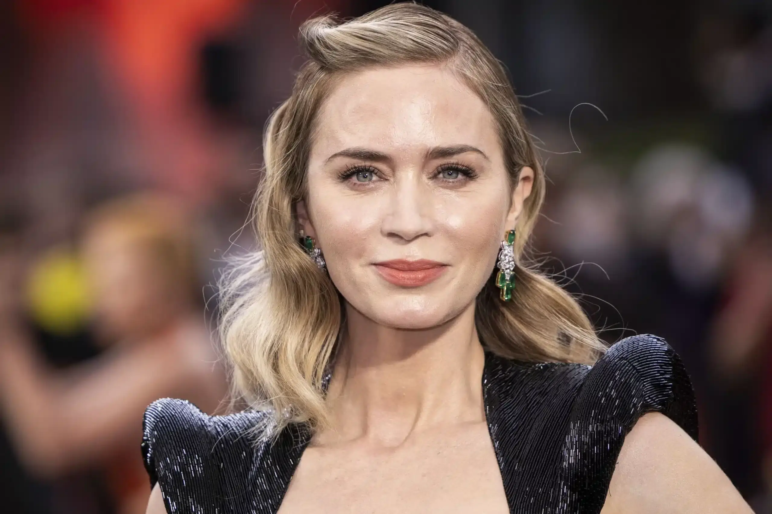 Emily Blunt: "Le donne ancora costrette a essere affettuose e simpatiche"