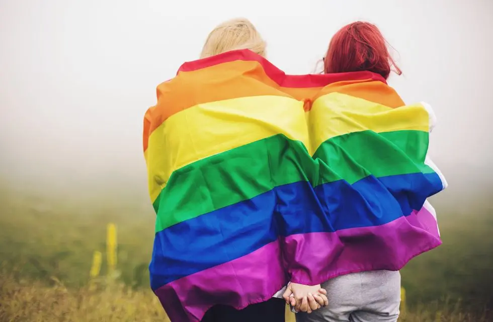 Algeria, crociata contro la comunità Lgbtq: vietati i prodotti con i colori arcobaleno