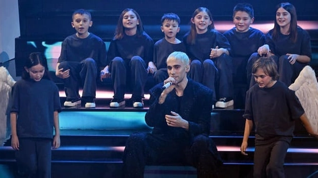 Sanremo 2023: Mr Rain e il coro di bambini (Ansa)