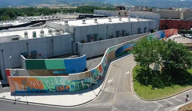 Roma, arriva il murales sostenibile più lungo d'Italia: purifica l'aria dalla Co2 come 18 alberi