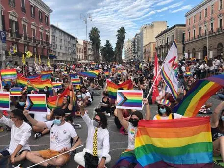 L'Europarlamento condanna l'Italia per retorica anti-Lgbt