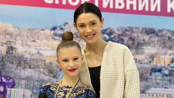 Kateryna Dyachenko, una ginnasta ucraina di 11 anni, è morta sotto le macerie della sua casa a Mariupol, in Ucraina