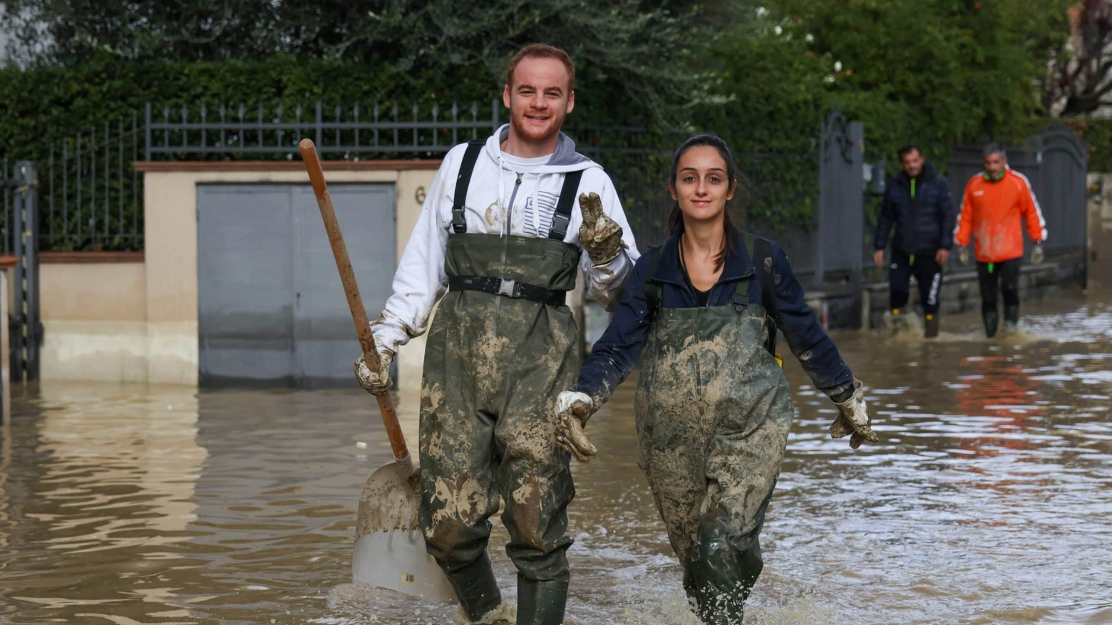 CAMPI BISENZIO ESONDA IL FIUME TORRENTE BISENZIO A CAUSA DEL MALTEMPO INCESSANTE E DELLE FORTI PIOGGE EMERGENZA BOMBA D'ACQUA ESONDAZIONE ALLUVIONE