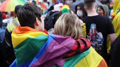 È stata presentata in Parlamento la richiesta di una nuova legge per proteggere le minoranze sessuali e per introdurre il matrimonio tra persone dello stesso sesso