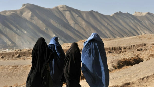 Women in burqa, Afghanistan