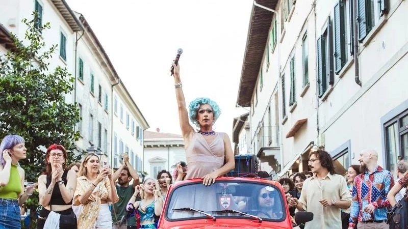 Maxíma Jones, la drag queen aggredita a Prato (Instagram)
