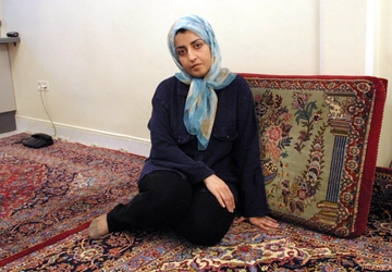 Nobel per la Pace all'iraniana Narges Mohammadi: "Più ci rinchiudono, più diventiamo forti"