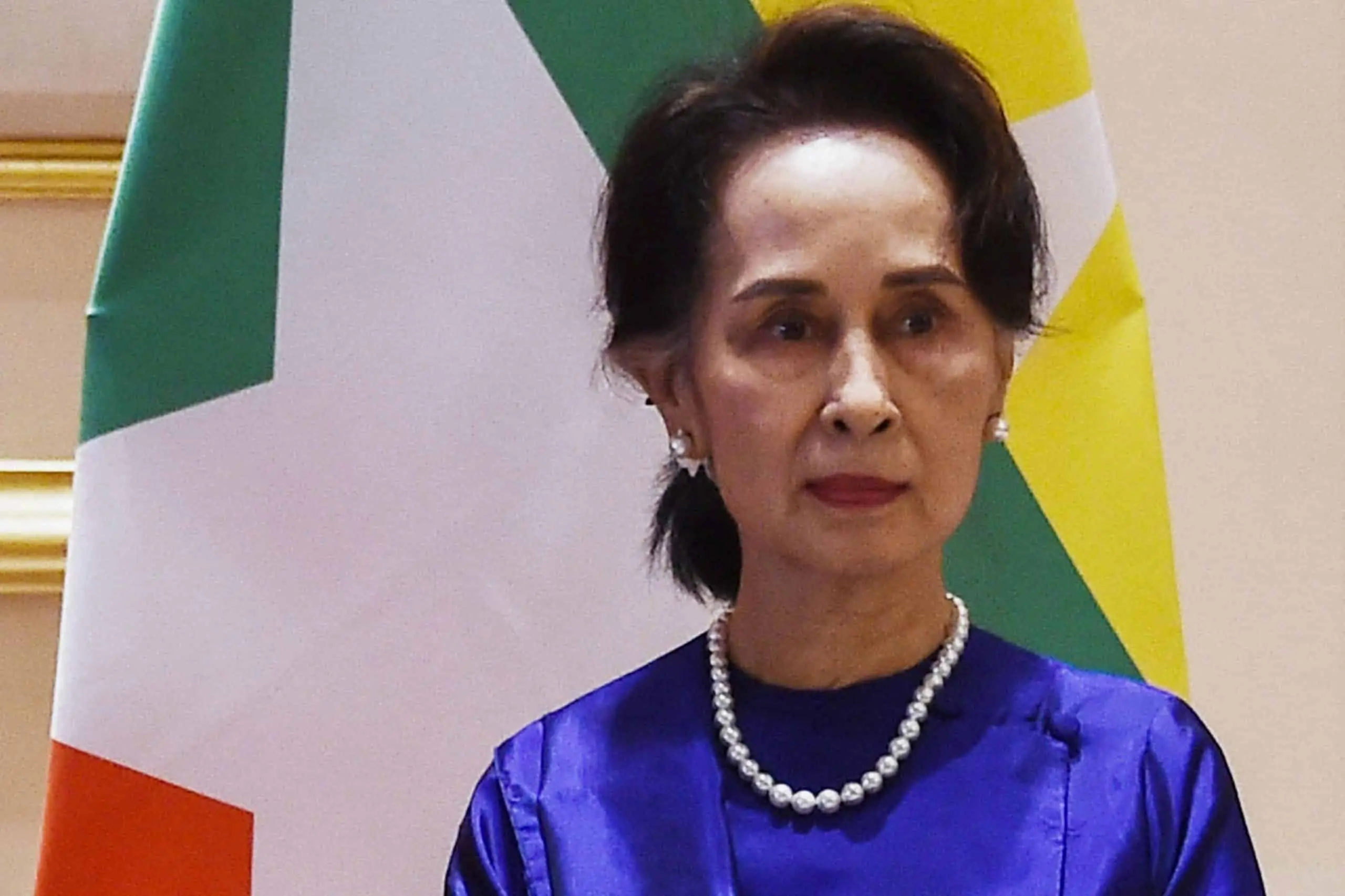 Aung San Suu Kyi ai domiciliari: la leader birmana esce dal carcere