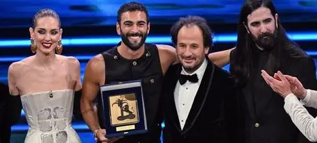 Sanremo 2023, vince Marco Mengoni con "Due Vite". "Per tutte le donne che hanno partecipato alla gara"