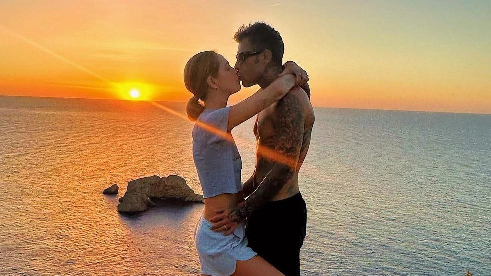 La coppia in vacanza a Ibiza nei giorni scorsi (Instagram)
