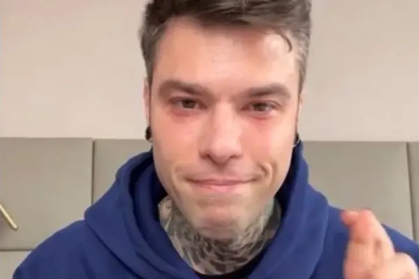 Fedez operato: "Ricoverato per la malattia all'ospedale San Raffaele di Milano"