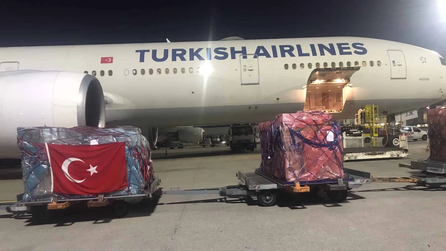 La compagnia aerea Turkish Airlines pronta alla spedizione del materiale raccolto
