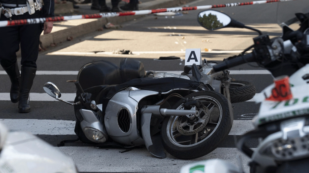 Incidente stradale in scooter (Foto archivio Ansa)