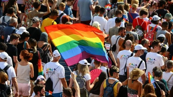 A MIGLIAIA AL GAY PRIDE DI BUDAPEST CONTRO ORBAN