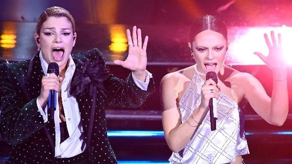 Emma e Francesca Michielin sul palco di Sanremo 2022