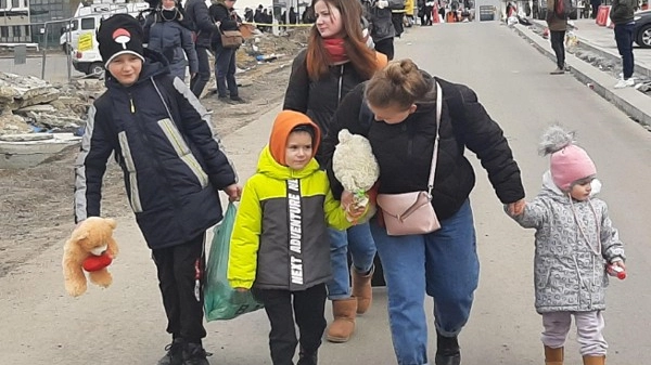 La denuncia Unicef: "Abbiamo registrato che ci sono tante ragazze e tante donne che camminano da sole, in fuga da sole dall’Ucraina. Queste sono le prime vittime: ci arrivano notizie di violenze di ogni genere, anche di violenze sessuali"