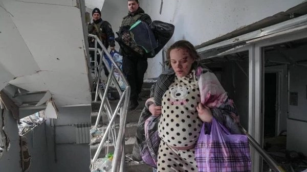 Marianna Podgurskaya, l'altra donna dell'ospedale di Mariupol, ha partorito (Foto di Evgeniy Maloletka)