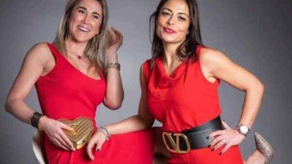 Alessandra Demichelis e Federica Cau (foto tratta dal profilo Alessandra Demichelis e Federica Cau, Instagram dc_legalshow)