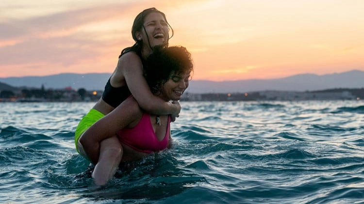 Yusra e Sara nel film Netflix "Le nuotatrici"