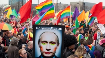 La Russia fa un altro passo indietro sui diritti e vieta il movimento internazionale Lgbt: "È estremista"