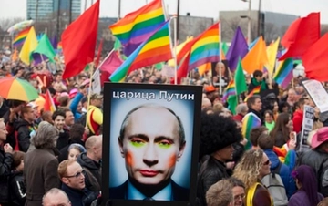 La Russia fa un altro passo indietro sui diritti e vieta il movimento internazionale Lgbt: "È estremista"