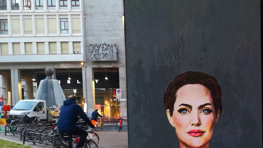 Il murale di Angelina Jolie