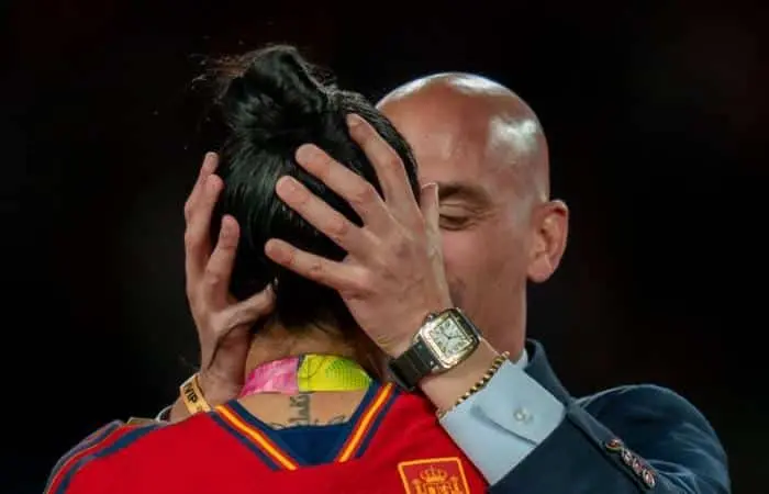 Luis Rubiales, la mamma fa lo sciopero della fame. Chiesto l'intervento della Uefa