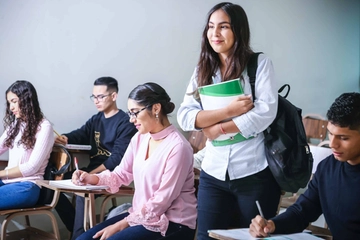 Educazione sessuale e digitale a scuola, è quello che vogliono studenti e genitori