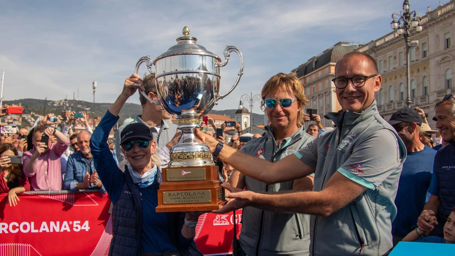 Wendy Schmidt, velista americana, con la sua Deep Blue ha vinto la 54esima edizione della Barcolana (Facebook)