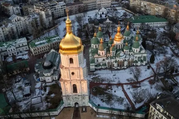 In Ucraina anche l'arte è in guerra: cattedrali, università e musei distrutti dalle bombe di Putin