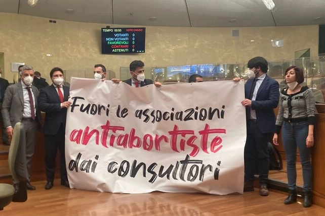 piemonte protesta opposizioni aborto