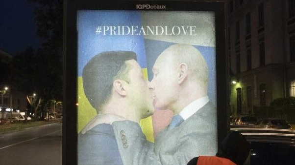 Putin Zelensky bacio Torino