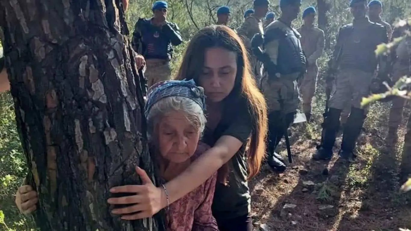 Ambiente, lotta alla distruzione della foresta di Akbelen in Turchia: "Abbattuti 8 villaggi"