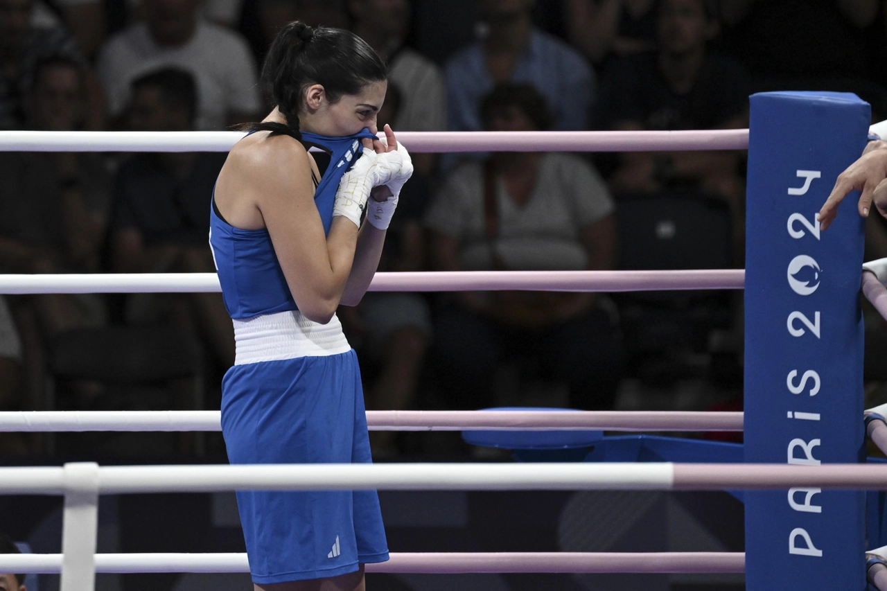 Paris 2024 Olympic Games - Carini abbandona dopo pochi secondi, poi piange