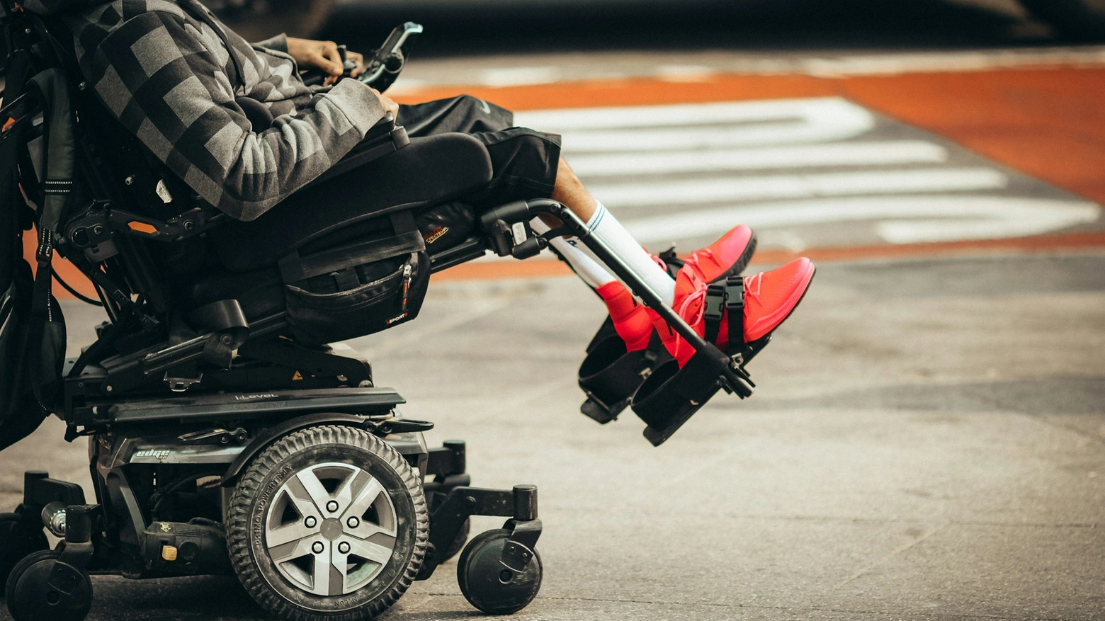 Un ragazzo con grave disabilità