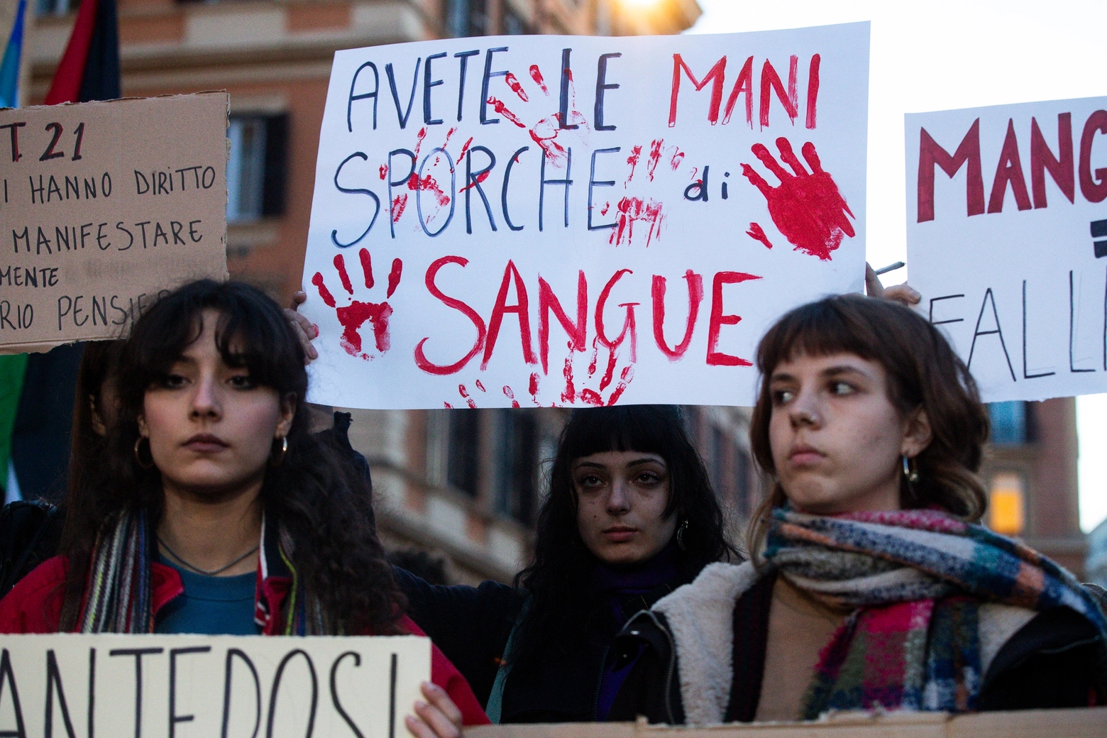 La Rete degli Studenti Medi protesta contro le manganellate ai cortei pro-Palestina