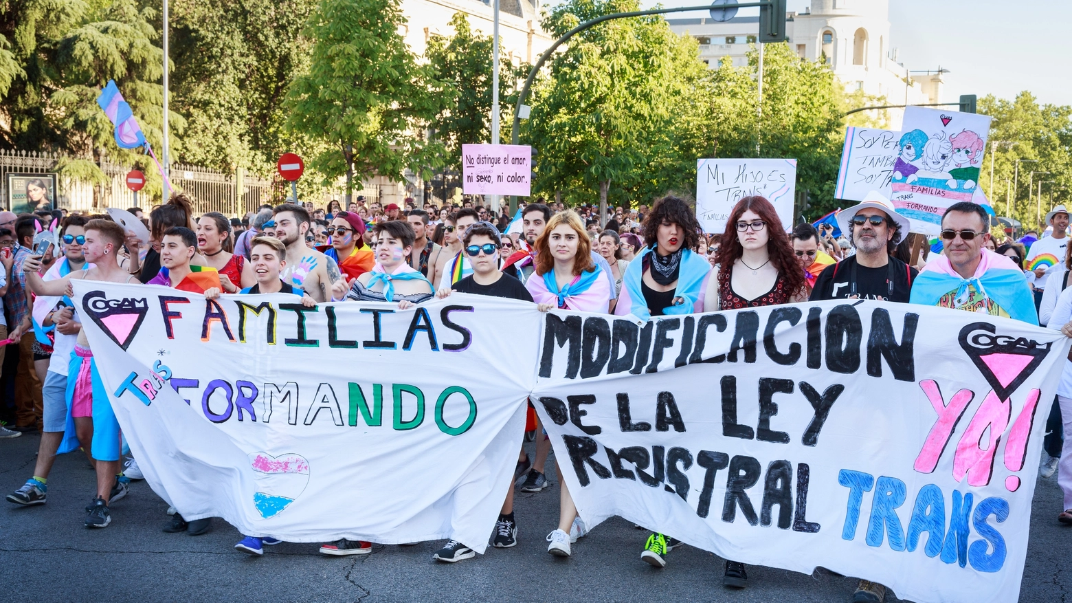 La ministra per l’Uguaglianza ha annunciato il ricorso dell’esecutivo centrale contro le leggi –regressive – regionali che limitano i diritti della comunità Lgbt e delle persone trans*. Il 28 giugno istituito il Pride Day