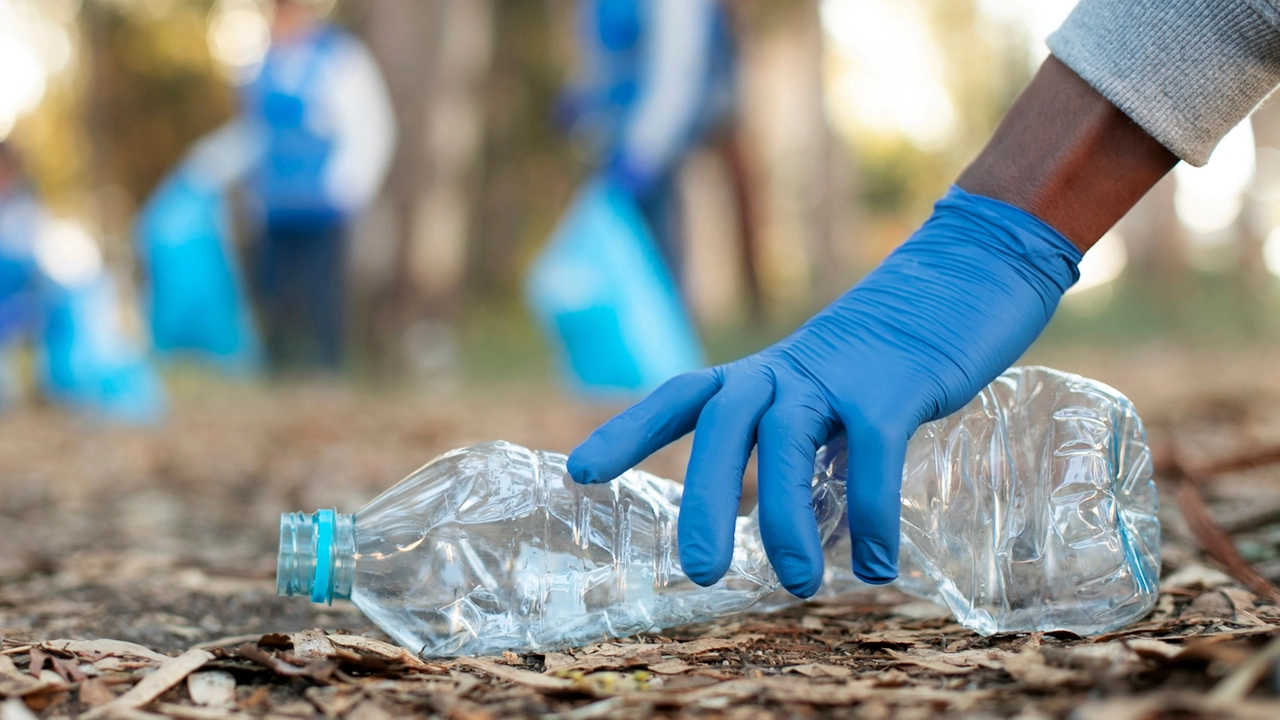 Etrash mette il futuro della raccolta differenziata direttamente nelle tue mani, per un futuro sostenibile e un pianeta più pulito