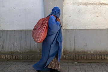 Afghanistan, l’intolleranza dei Talebani vuole eliminare le donne dalla società