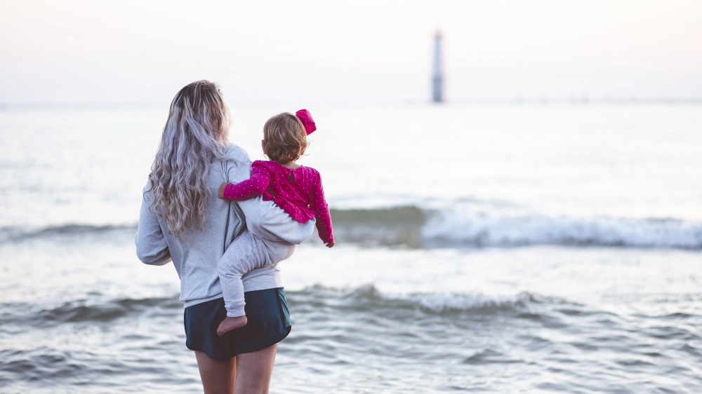 Dopo l’affidamento a un altra famiglia, “con l’inganno” sostengono i legali, la Corte di Apello accetta il ricorso della giovanissima madre