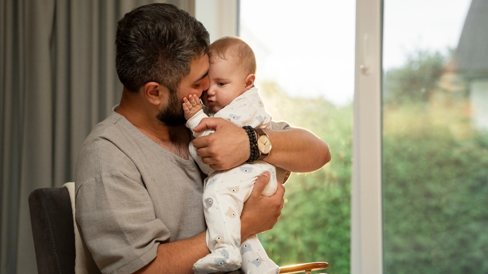 Papà single con neonato