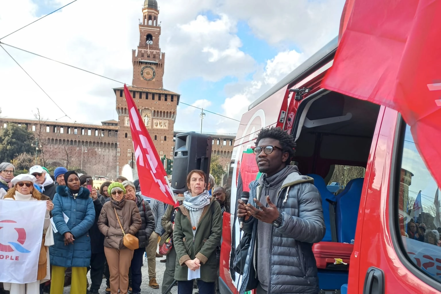 Ibrahima a una manifestazione per le Ong in piazza Cairoli a Milano